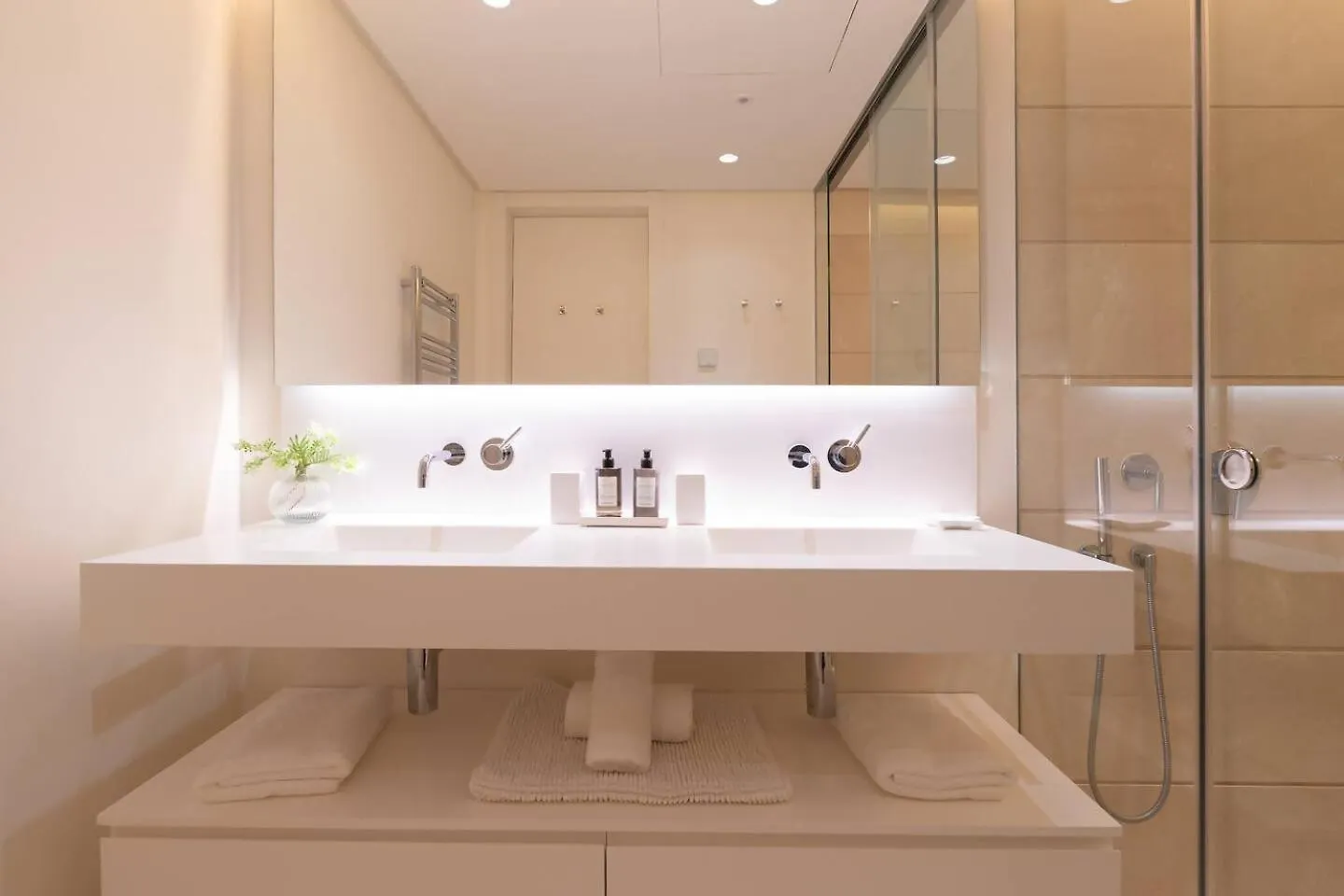 Espectacular Apartamento Jacuzzi Ojen Spain